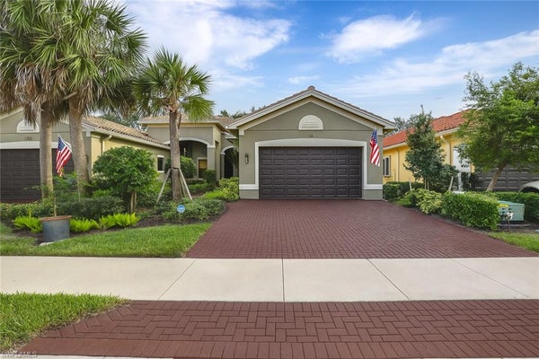 13435 SILKTAIL DR, NAPLES, FL 34109 - Image 5607f1ef2b7e7ebbe66ee4d6a1f9aaa5/2933659932