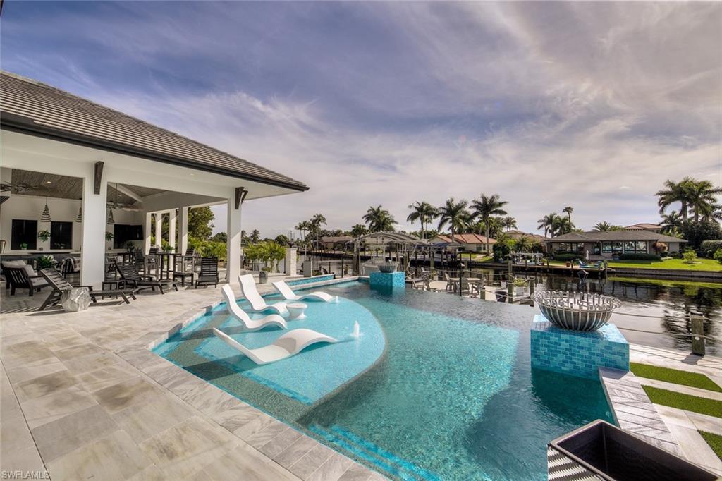 TOWN AND RIVER - Residential