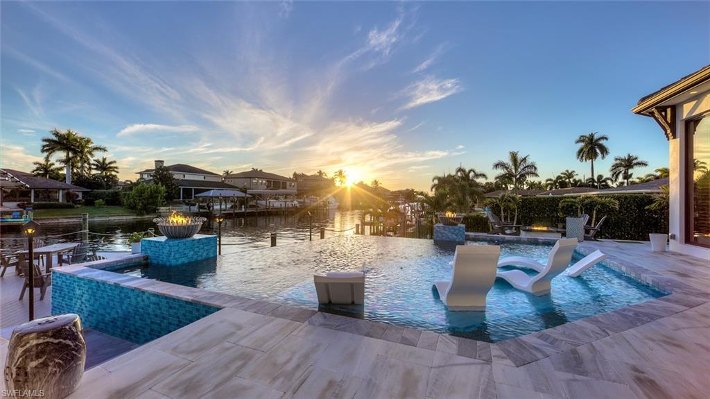 TOWN AND RIVER - Residential