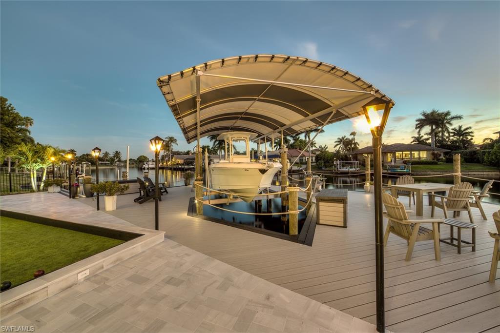 TOWN AND RIVER - Residential