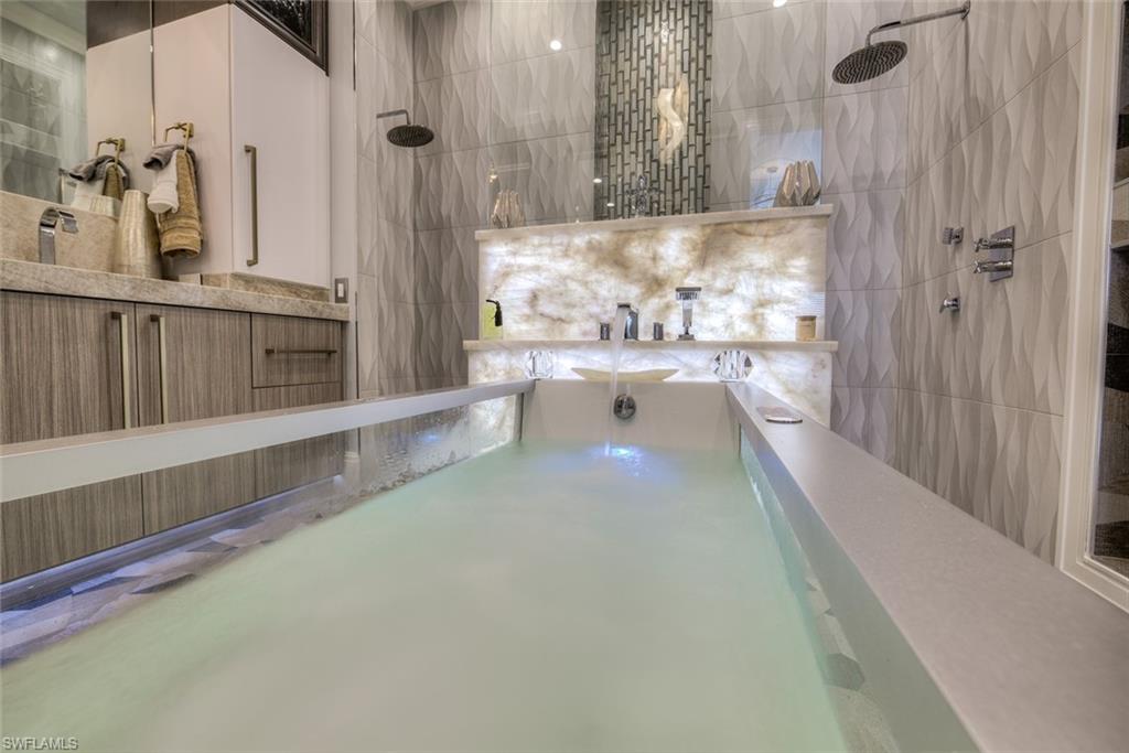 TOWN AND RIVER - Residential