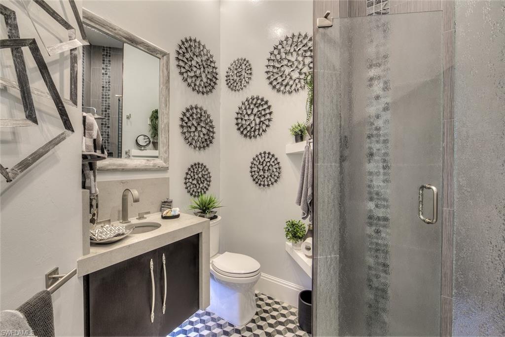 TOWN AND RIVER - Residential