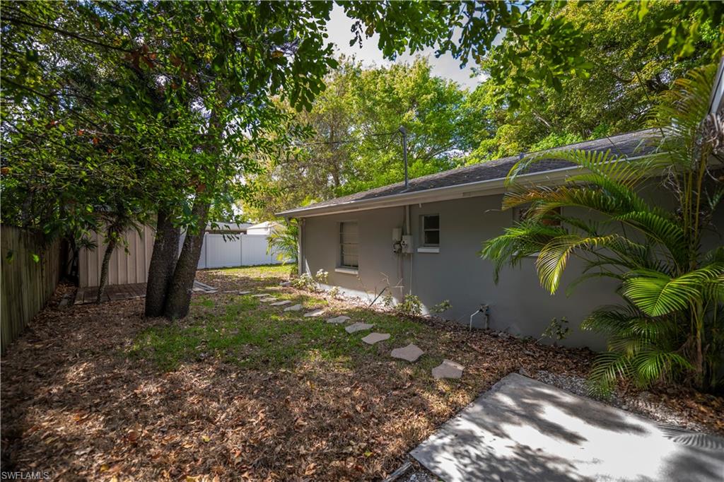 FORT MYERS SHORES - Residential