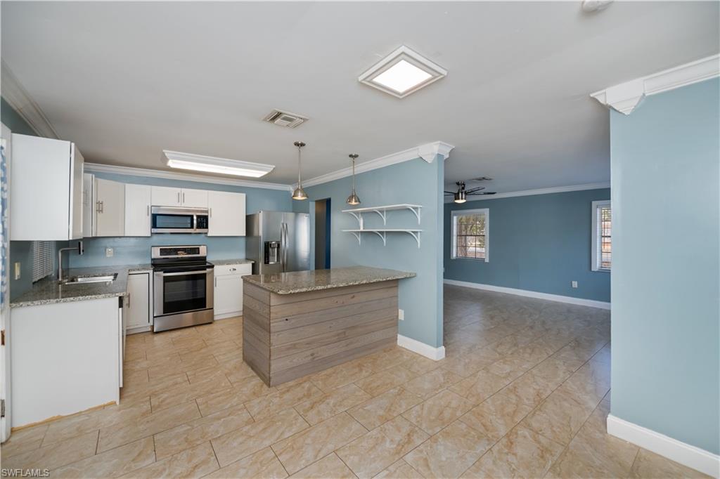 FORT MYERS SHORES - Residential