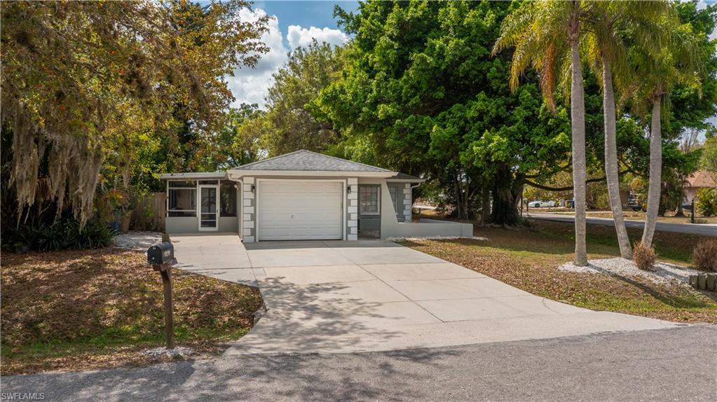 FORT MYERS SHORES - Residential