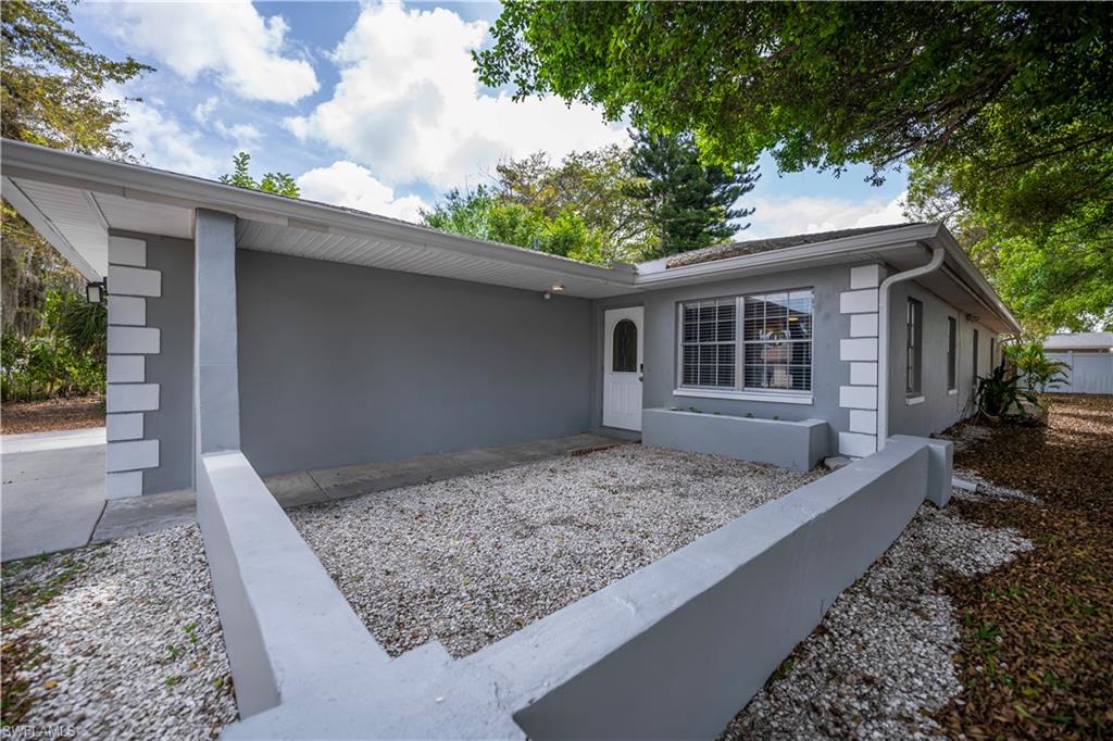 FORT MYERS SHORES - Residential