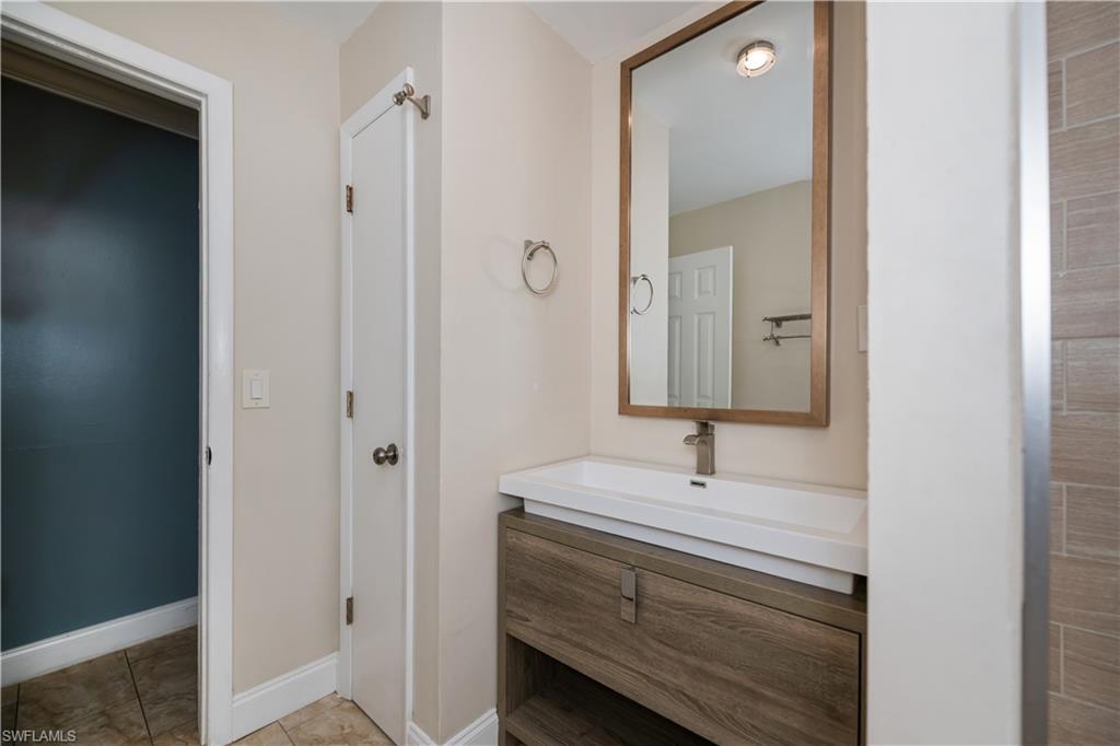 FORT MYERS SHORES - Residential