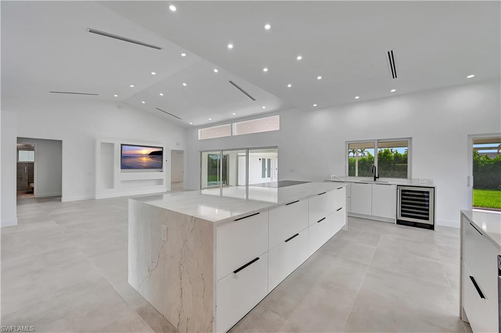 KINGS LAKE - Residential