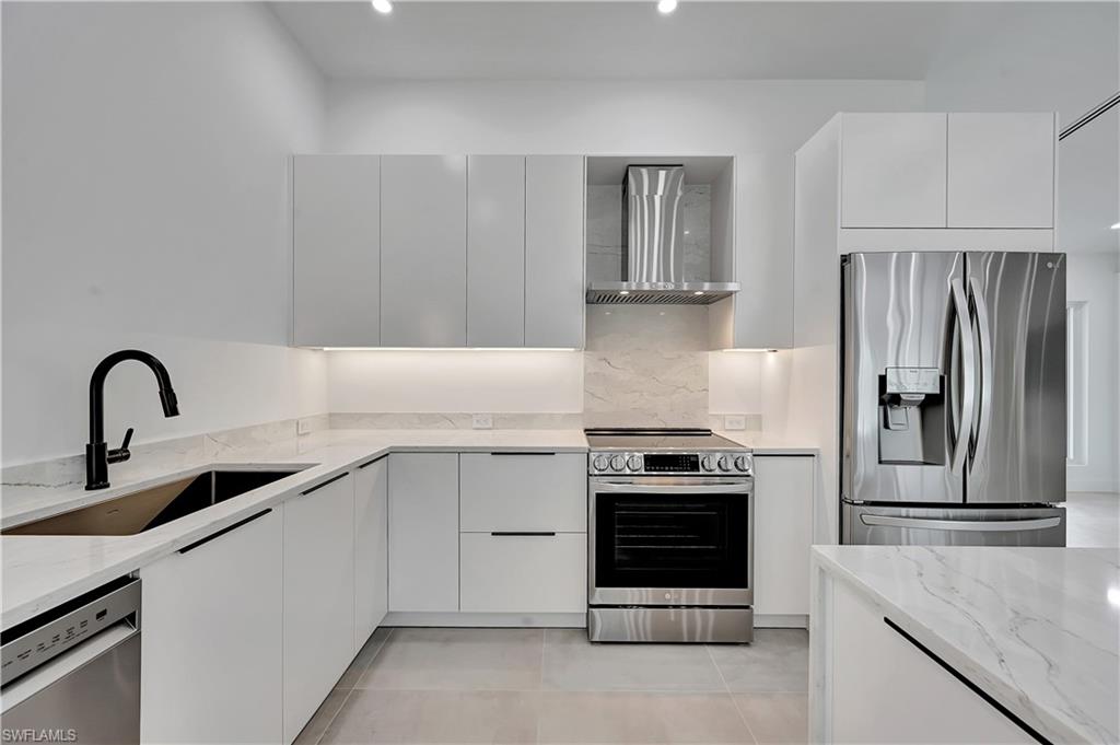 KINGS LAKE - Residential