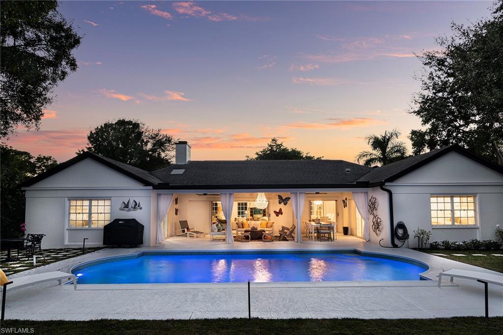 MOORINGS - Residential