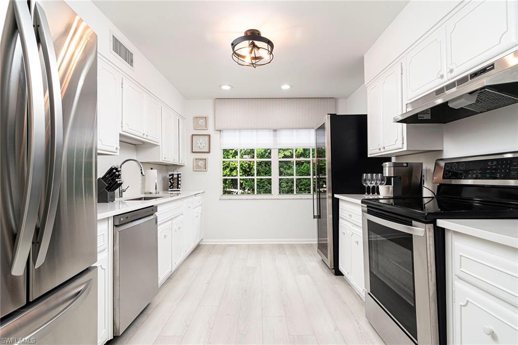 MOORINGS - Residential