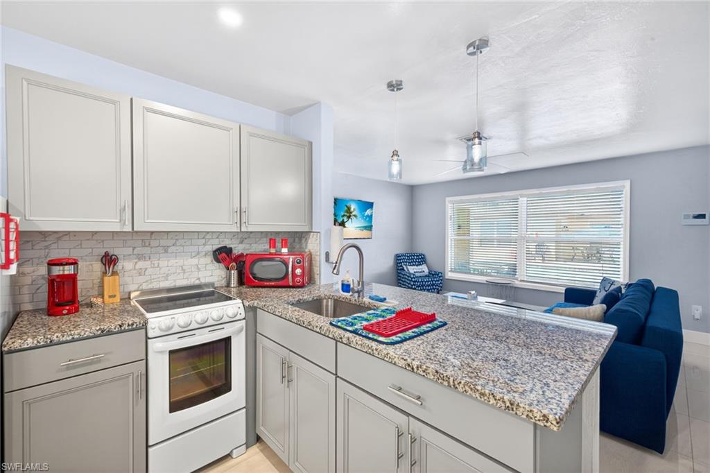 CAPE CORAL - Residential Lease