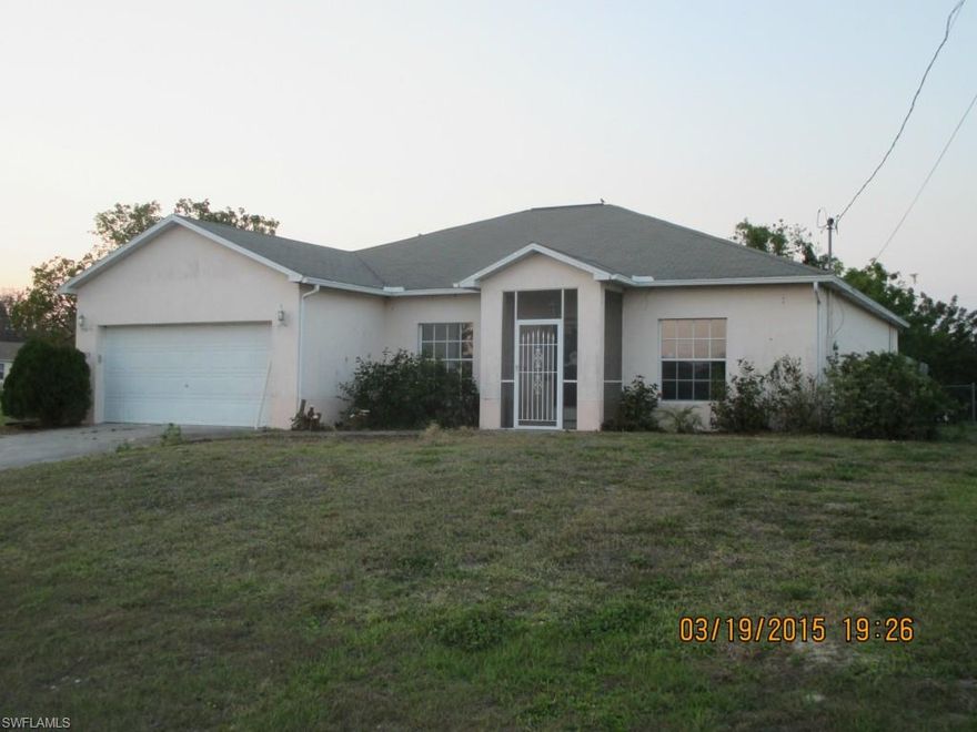 PARADISE FOUND !!!! LIVE THE FLORIDA LIFESTYLE !!!! SW CAPE CORAL POOL HOME !!!! WHOPPING 1874 SQUARE FEET UNDER AIR, 4 BEDROOMS, LIVING ROOM, PLUS FAMILY ROOM, BREAKFAST BAR, PLUS DINING AREA, SCREENED LANAI. TILE THROUGHOUT WITH WOOD FLOORING IN  BEDROOMS. PRIVACY FENCE AROUND POOL AREA. MASTER WALK IN CLOSET. IRRIGATION SYSTEM. JUST MINUTES TO SHOPPING, RESTAURANTS, ENTERTAINMENT, MEDICAL FACILITIES AND MORE, AND JUST A SHORT DRIVE TO THE WORLD FAMOUS BEACHES OF SANIBEL, CAPTIVA, FT. MYERS BEACH AND MORE, AND TO SW FLORIDA INTERNATIONAL AIRPORT. THIS PROPERTY NEEDS TLC AND SOME WORK. WHAT A VALUE !!!!