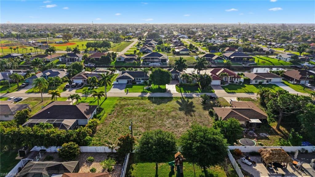 CAPE CORAL - Land