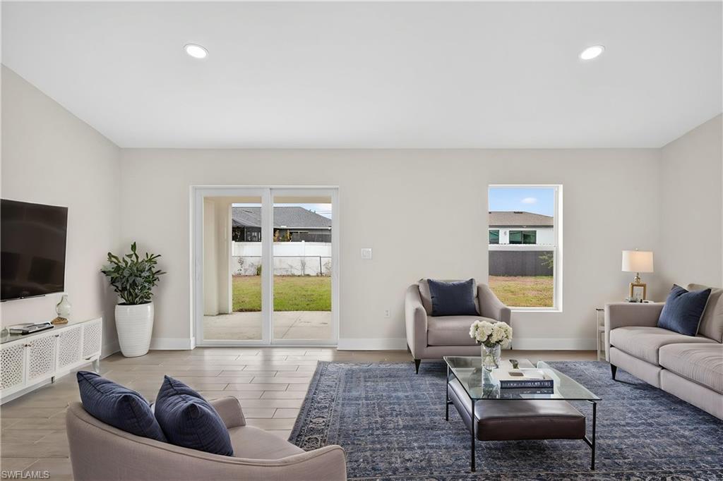 CAPE CORAL - Residential