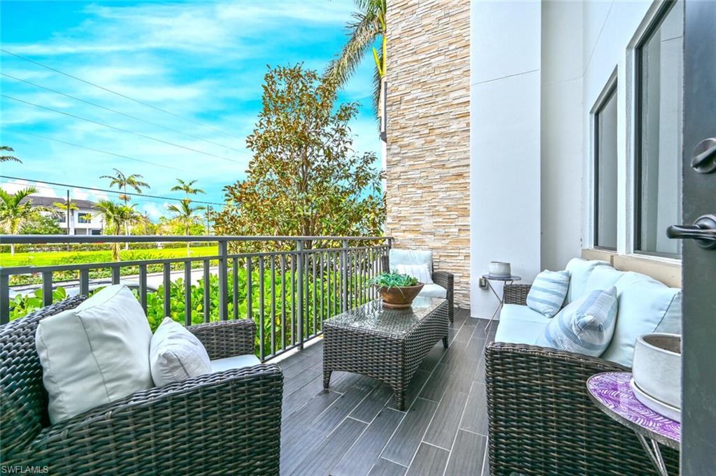 NAPLES SQUARE - Residential Lease