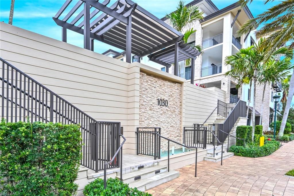 NAPLES SQUARE - Residential Lease