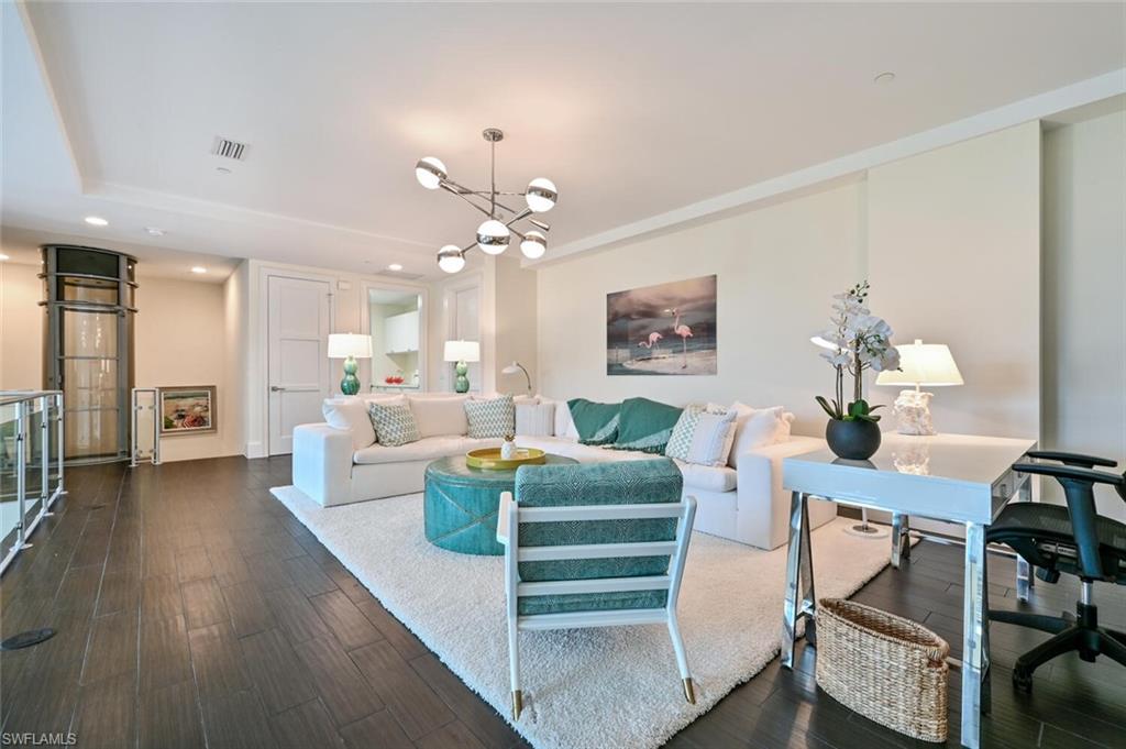 NAPLES SQUARE - Residential Lease