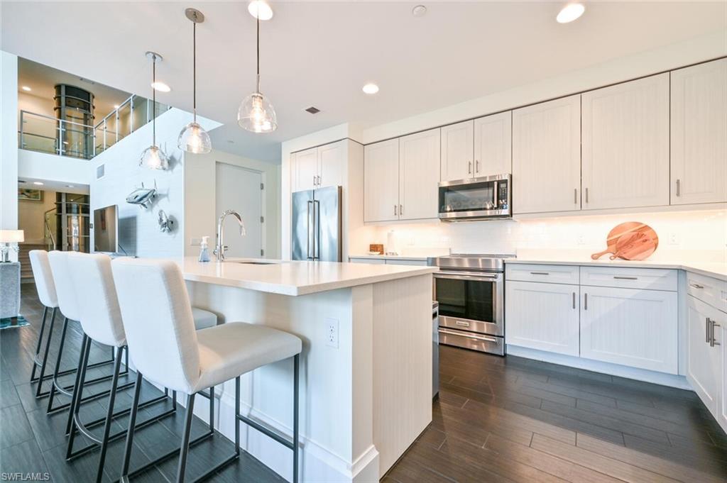 NAPLES SQUARE - Residential Lease