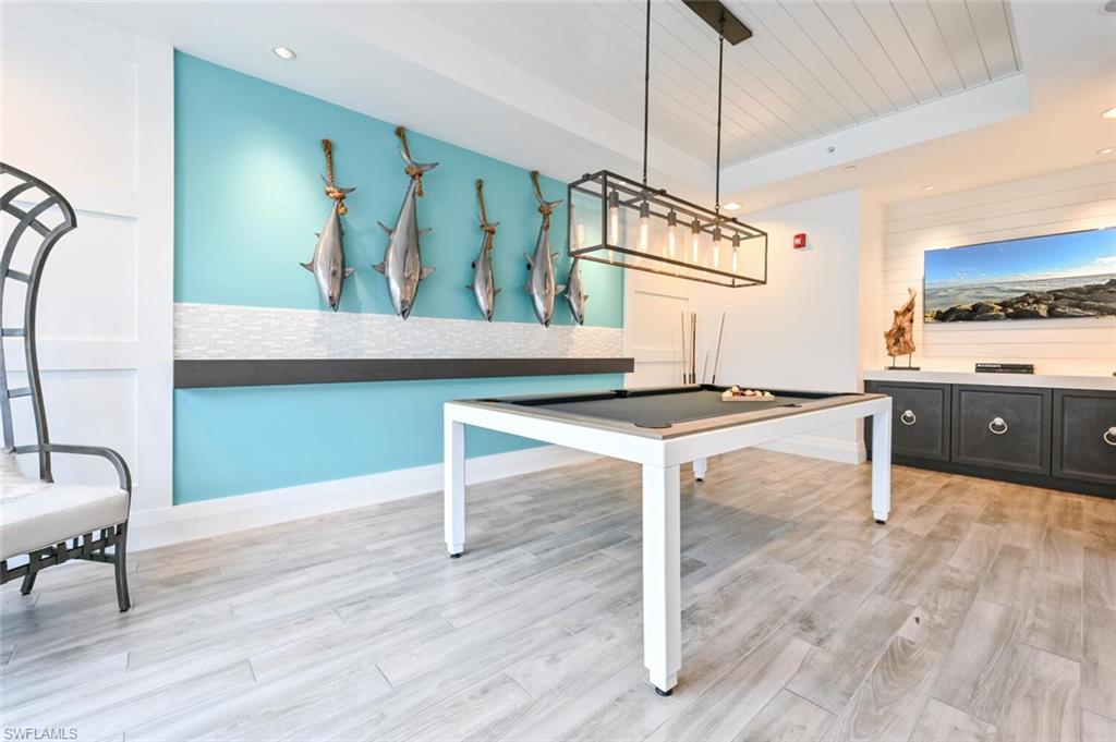 NAPLES SQUARE - Residential Lease