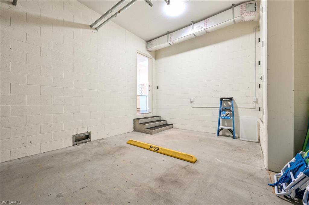 NAPLES SQUARE - Residential Lease