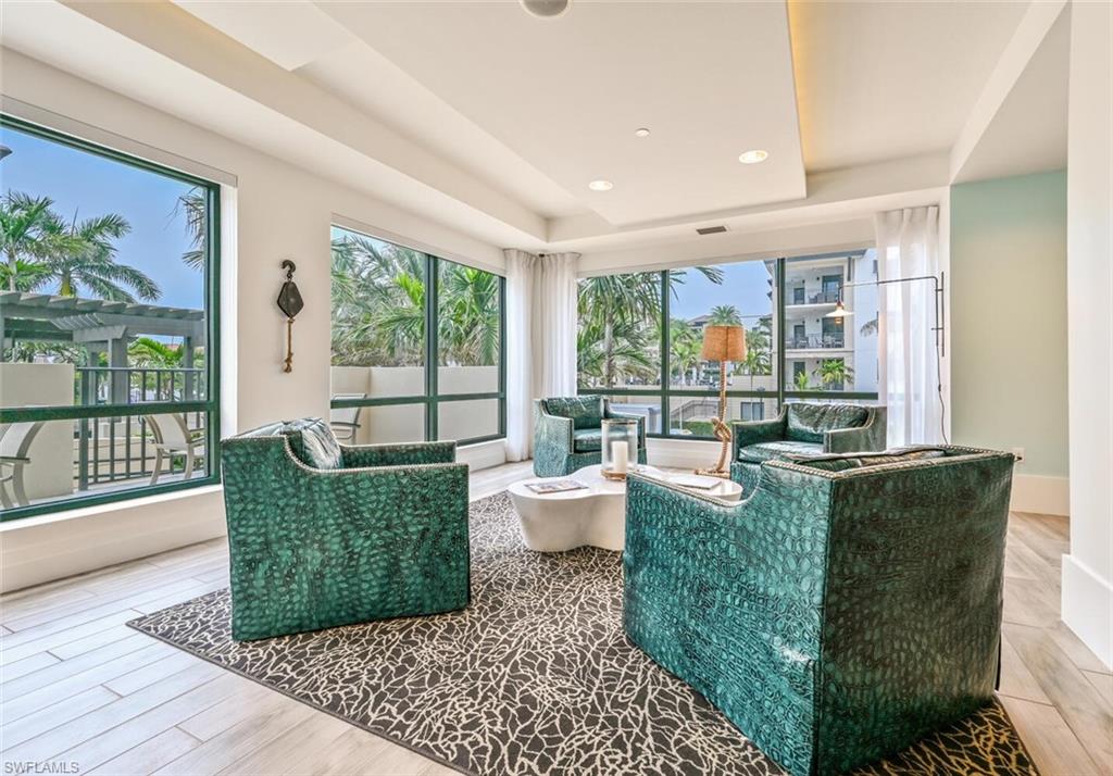 NAPLES SQUARE - Residential Lease