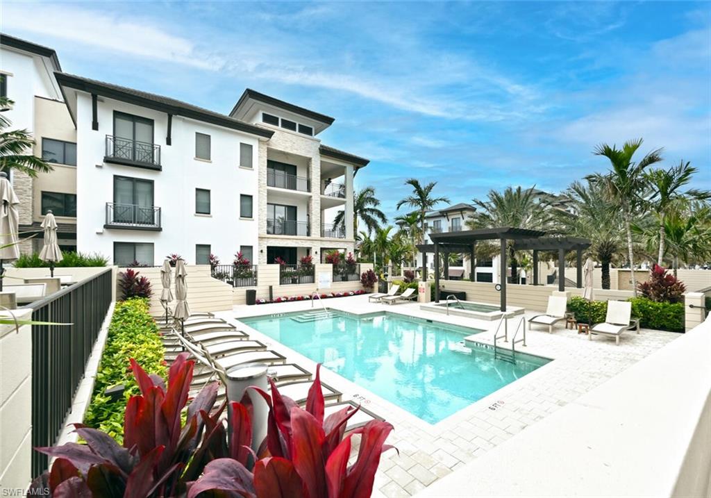 NAPLES SQUARE - Residential Lease