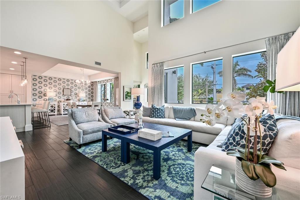 NAPLES SQUARE - Residential Lease