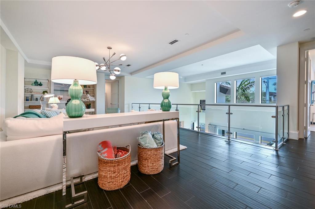 NAPLES SQUARE - Residential Lease