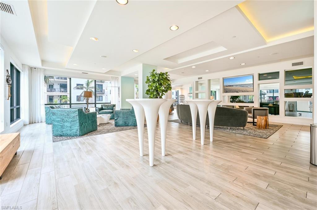 NAPLES SQUARE - Residential Lease