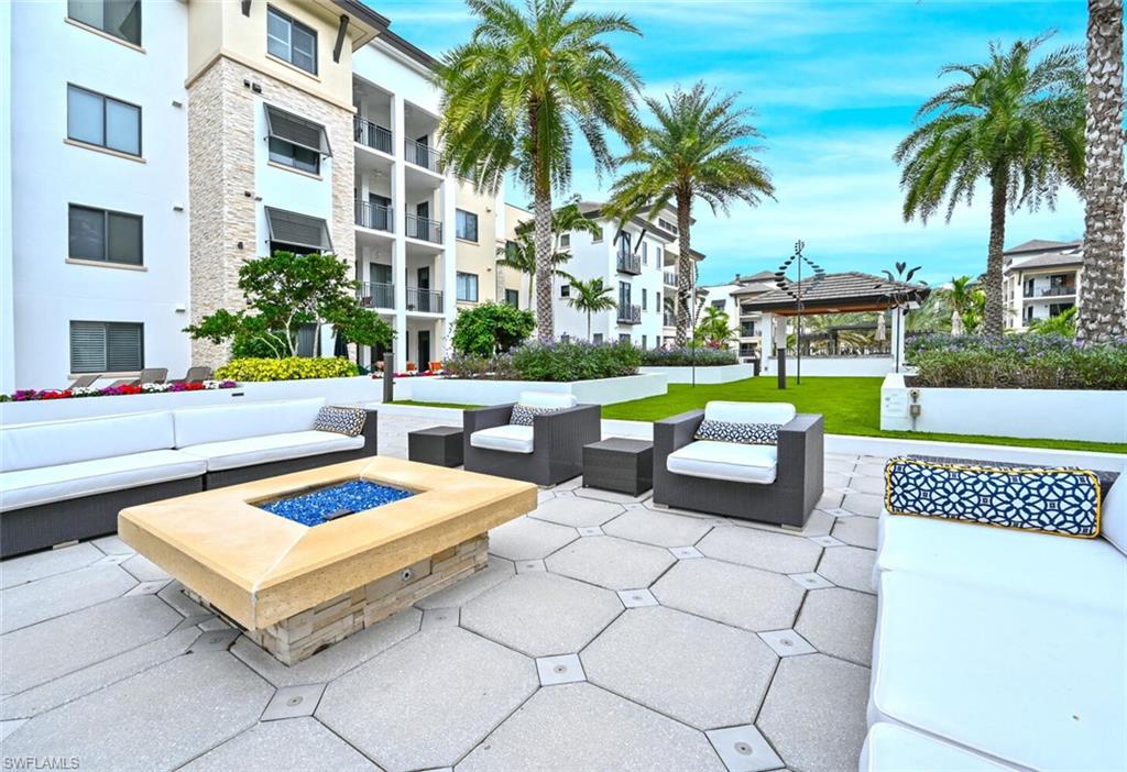 NAPLES SQUARE - Residential Lease