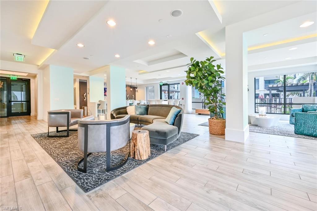 NAPLES SQUARE - Residential Lease