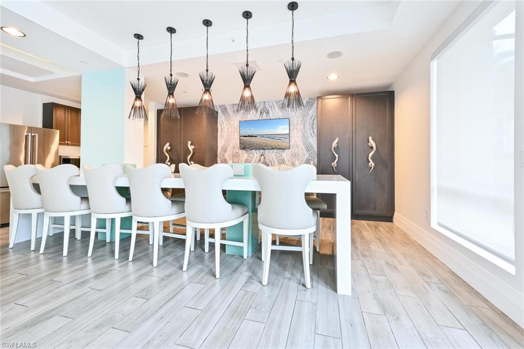 NAPLES SQUARE - Residential Lease