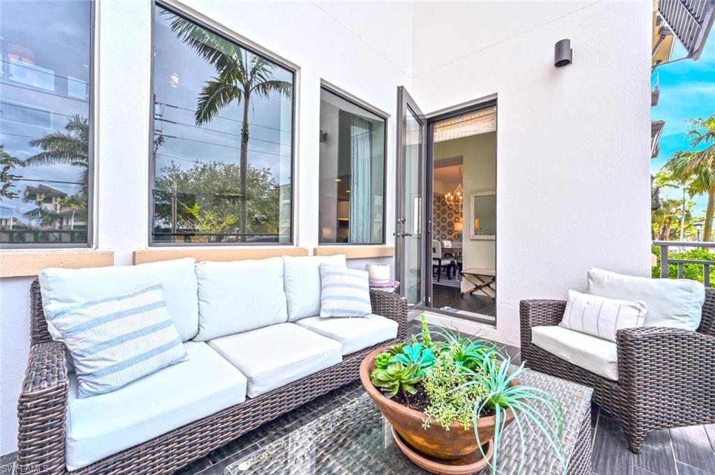 NAPLES SQUARE - Residential Lease