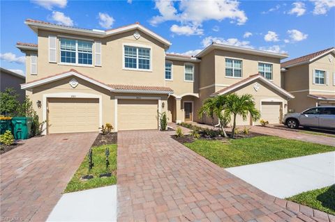 Townhouse in NAPLES FL 2815 Blossom WAY.jpg