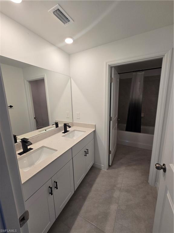 SAVANNA LAKES - Residential