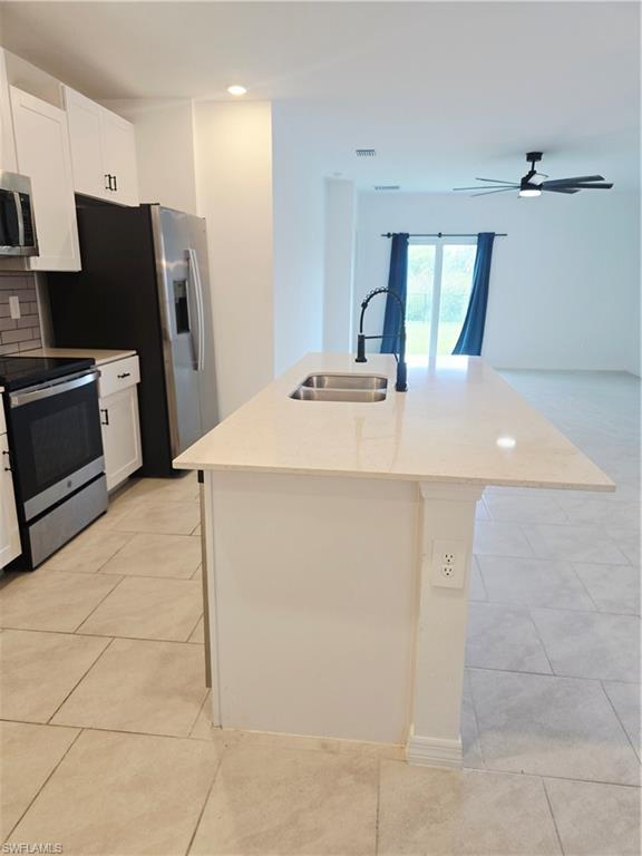 SAVANNA LAKES - Residential