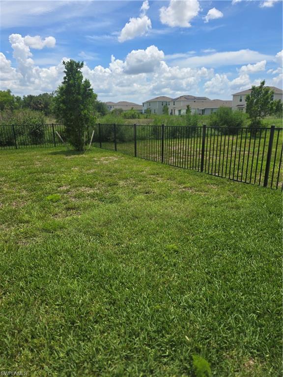 SAVANNA LAKES - Residential