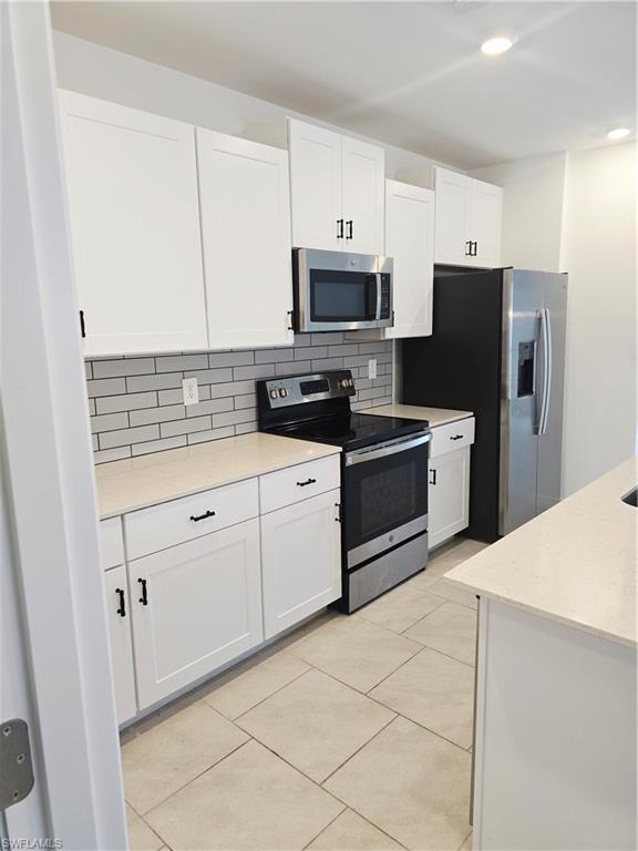 SAVANNA LAKES - Residential