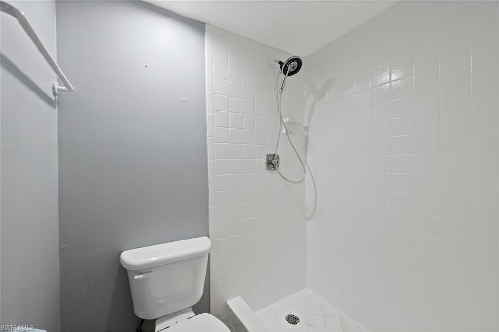 GLADES COUNTRY CLUB - Residential