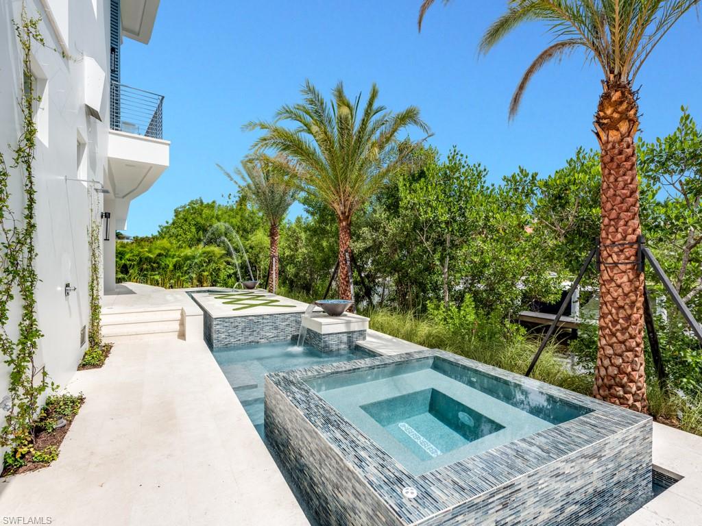 BAYFRONT GARDENS - Residential