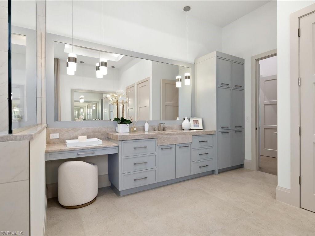 LIVINGSTON WOODS - Residential