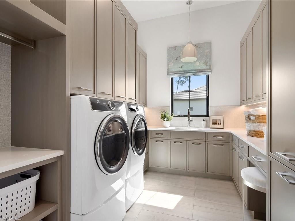 LIVINGSTON WOODS - Residential