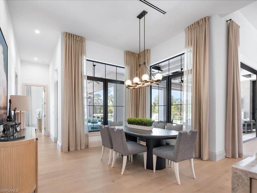 LIVINGSTON WOODS - Residential