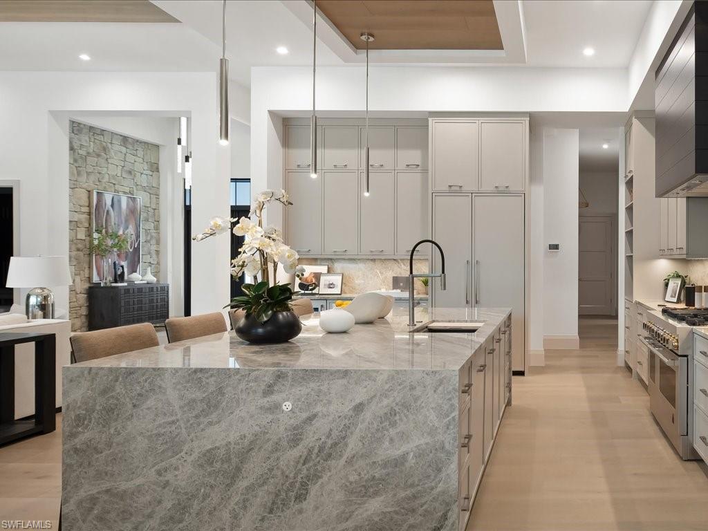 LIVINGSTON WOODS - Residential