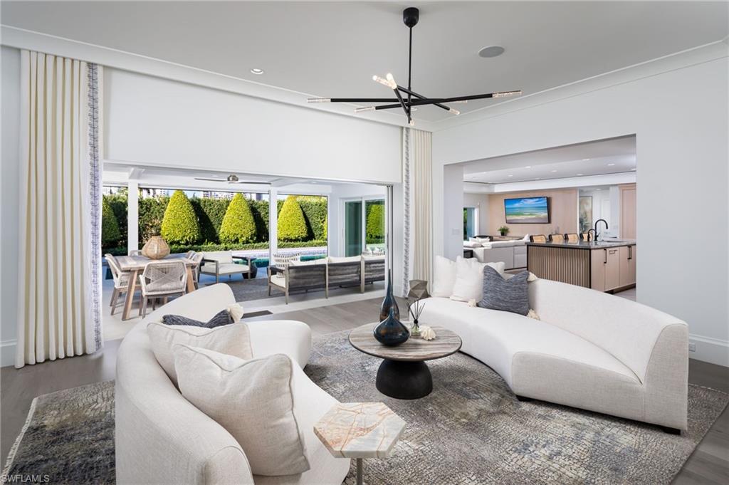 PARK SHORE - Residential