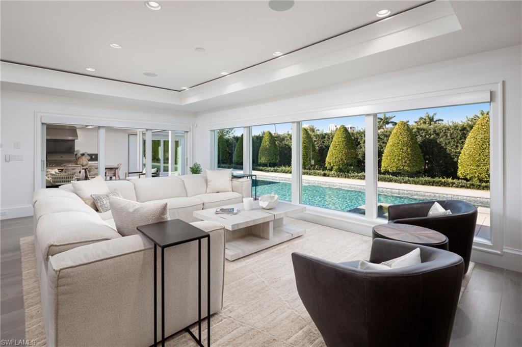 PARK SHORE - Residential