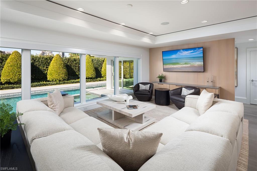 PARK SHORE - Residential