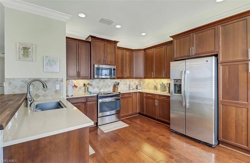 RIVERSTONE - Residential Lease