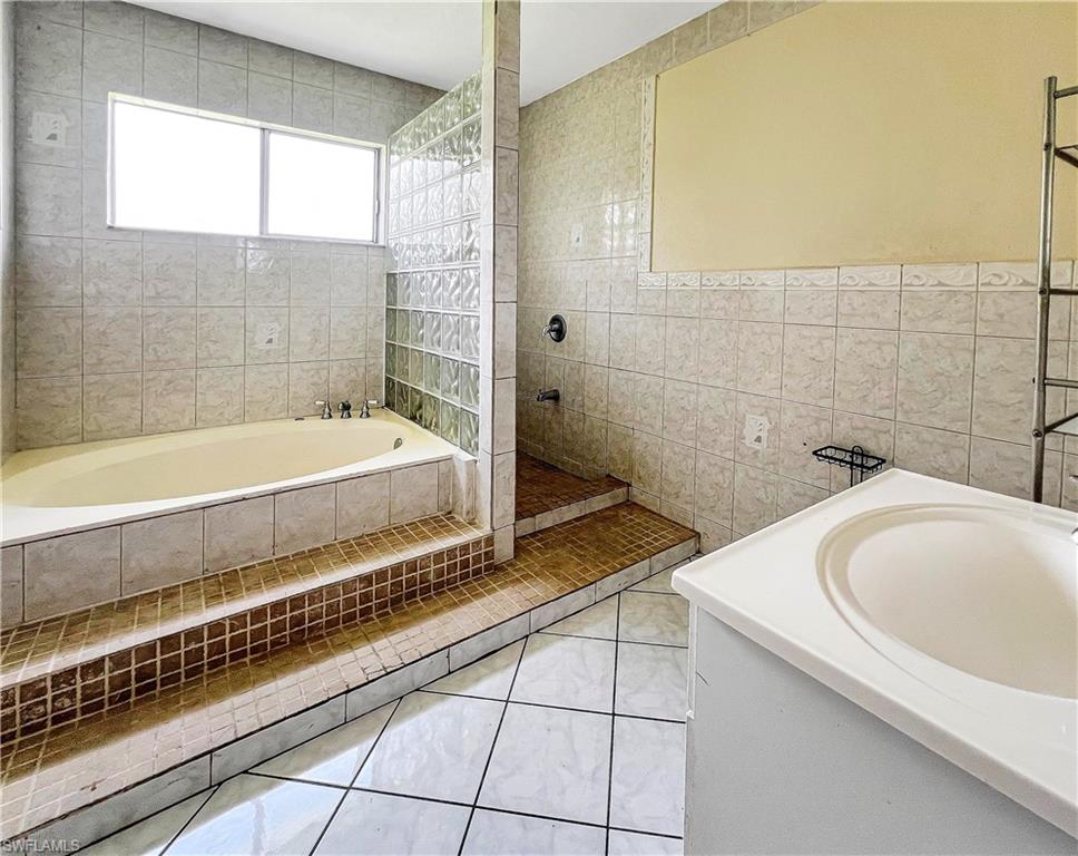 PORT CHARLOTTE - Residential